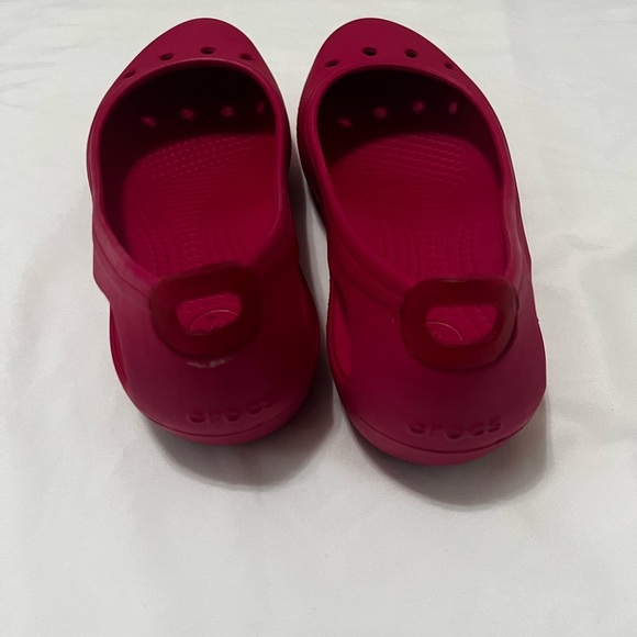 Crocs pink shoes size 6 - Picture 1 of 10